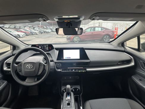 Used 2025 Toyota Prius LE image 31
