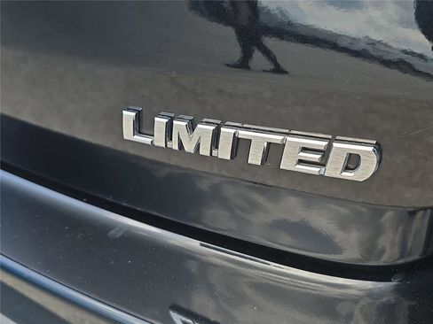 Used 2016 Toyota Highlander Limited FWD image 6