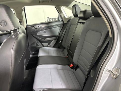 Used 2025 Volkswagen Jetta SE w/ Sunroof Package FWD image 21