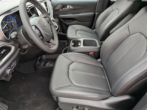 New 2026 Chrysler Pacifica Select w/ S Appearance Package image 12
