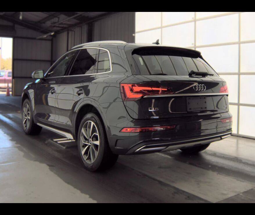 Used 2021 Audi Q5 2.0T Premium Plus w/ Premium Plus Package AWD/4WD image 11