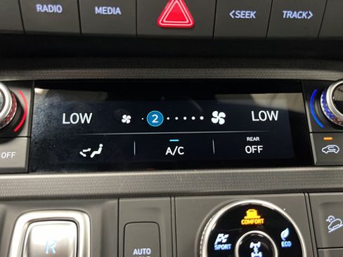 Used 2025 Hyundai Palisade Calligraphy AWD/4WD image 19
