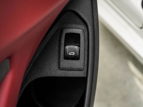 Used 2024 BMW 440i xDrive Convertible w/ Premium Package image 32