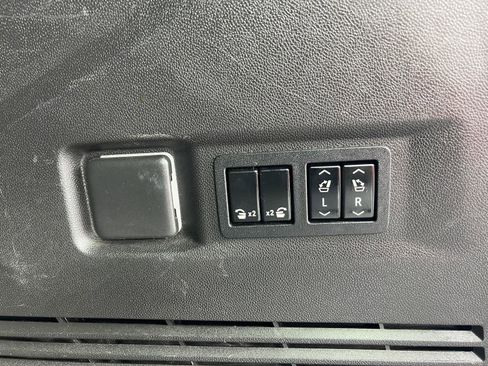 Used 2021 Chevrolet Tahoe Z71 w/ Luxury Package image 26