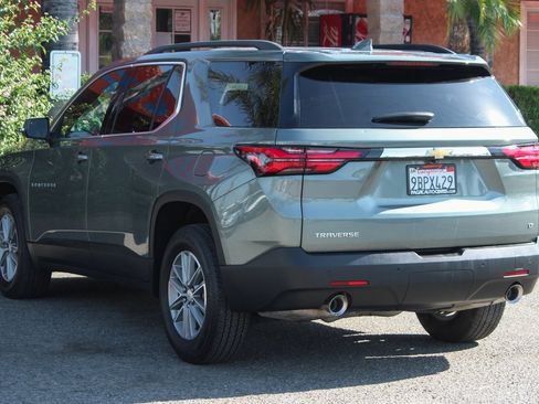 Used 2022 Chevrolet Traverse LT image 6