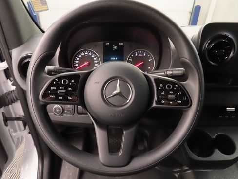 Used 2024 Mercedes-Benz Sprinter 2500 image 41