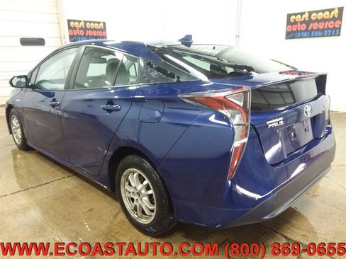 Used 2017 Toyota Prius Two image 6