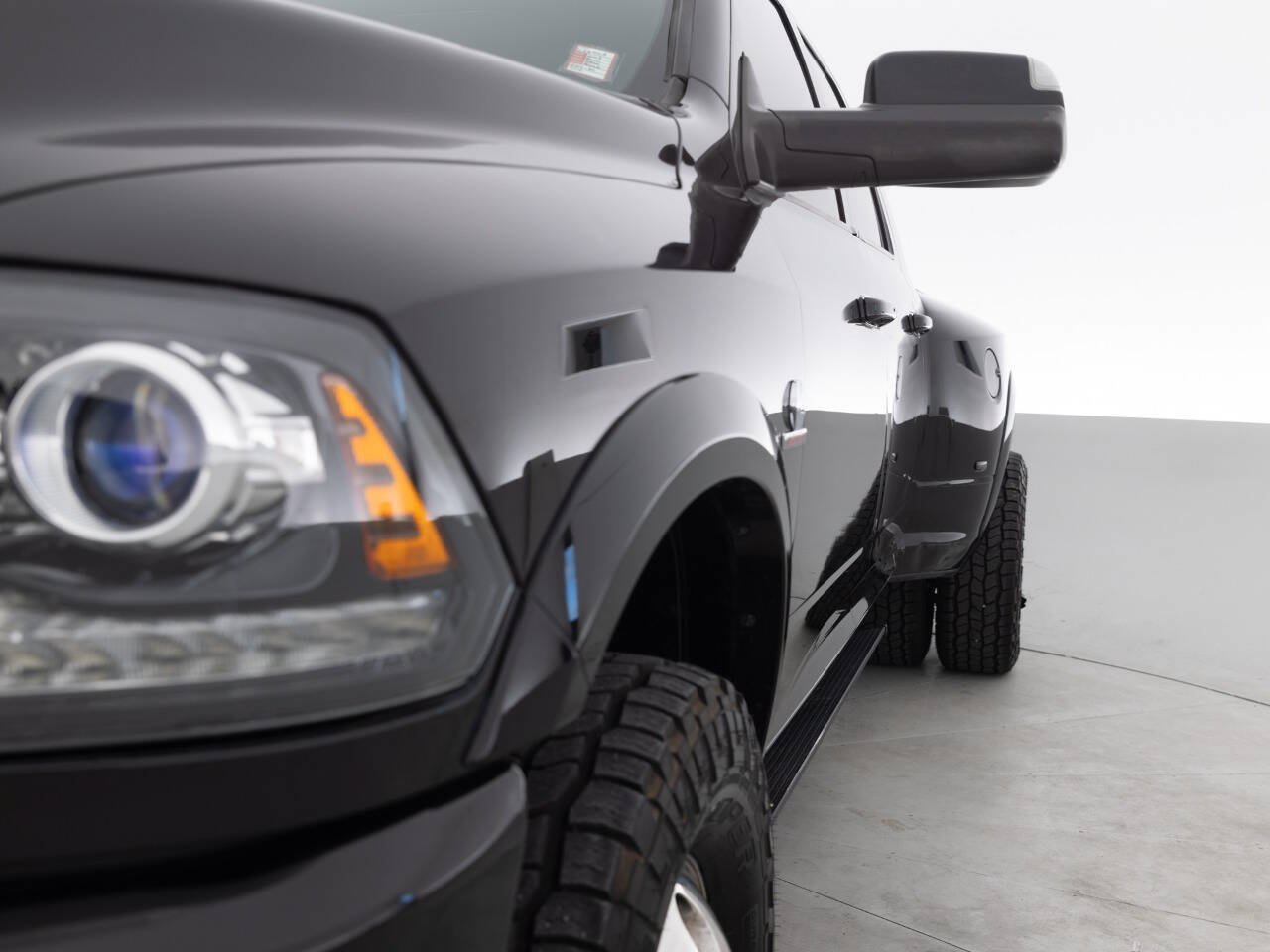 Used 2018 RAM 3500 Laramie w/ Sport Appearance Group AWD/4WD image 12