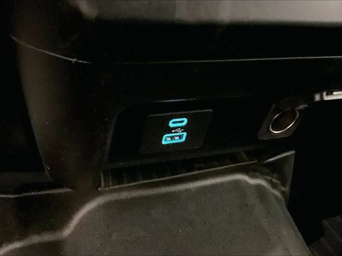 Used 2020 Ford F250 XLT w/ XLT Value Package image 31