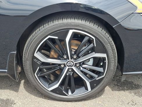 Used 2024 Nissan Altima 2.5 SR w/ SR Premium Package FWD image 8