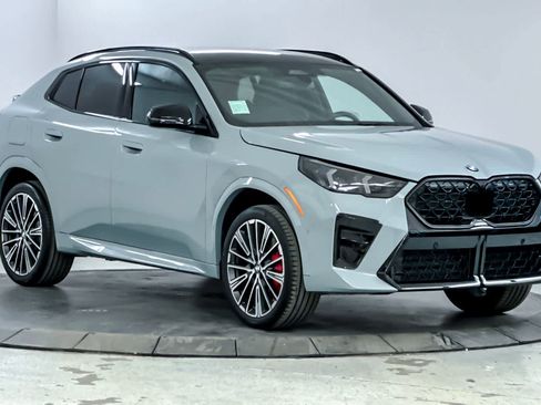 Used 2025 BMW X2 xDrive28i w/ M Sport Package image 9