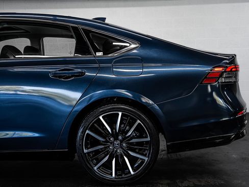 Used 2023 Honda Accord Touring image 13
