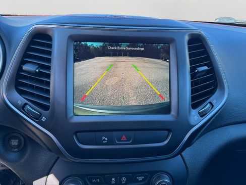 Used 2020 Jeep Cherokee Trailhawk w/ Comfort/Convenience Group image 26