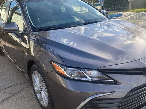 Used 2022 Toyota Camry LE image 1