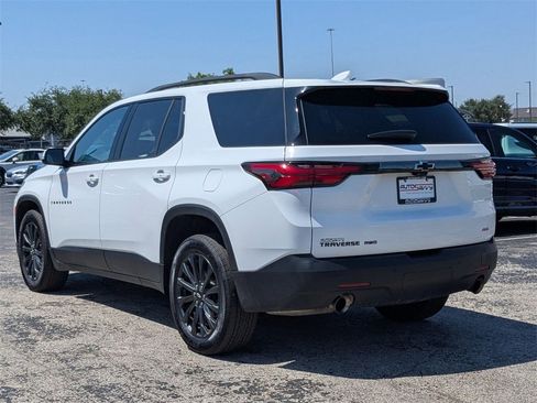 Used 2022 Chevrolet Traverse RS image 3