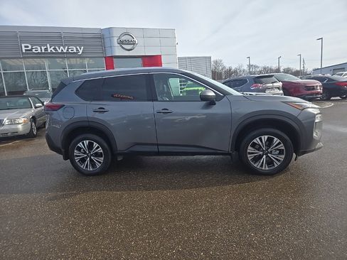 Used 2023 Nissan Rogue SV w/ SV Premium B Package image 8
