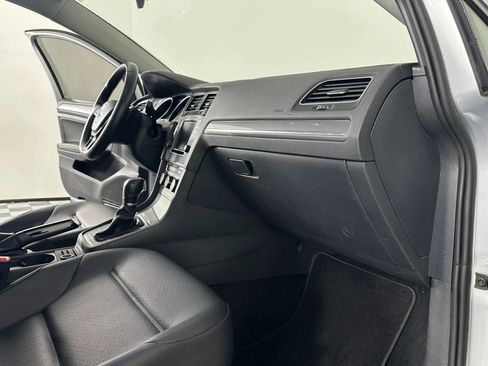 Used 2017 Volkswagen Golf Alltrack SE image 41