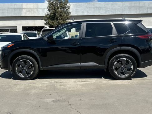 Certified 2025 Nissan Rogue SV AWD/4WD image 6