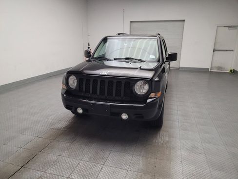 Used 2017 Jeep Patriot Latitude FWD image 15