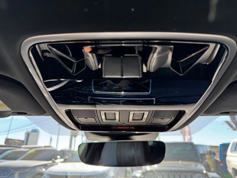 Used 2020 Land Rover Range Rover Velar R-Dynamic HSE image 23