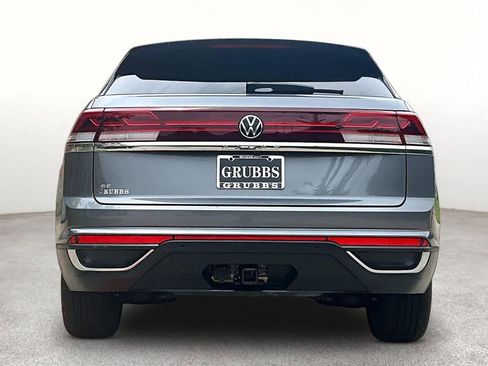 Used 2025 Volkswagen Atlas Cross Sport SE FWD image 5