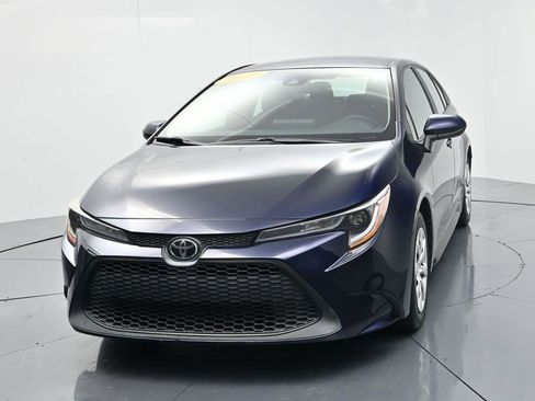 Used 2022 Toyota Corolla LE image 3
