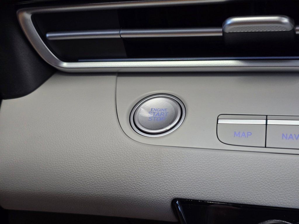New 2026 Hyundai Elantra Limited FWD image 30