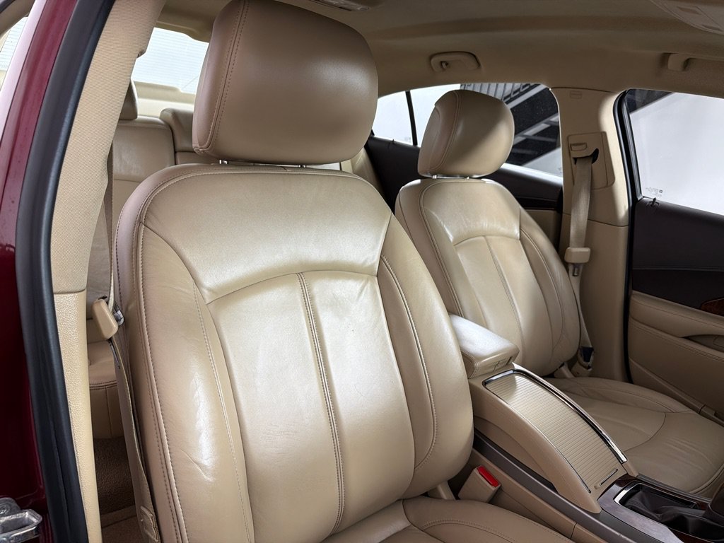 Used 2011 Buick LaCrosse CXL FWD image 21