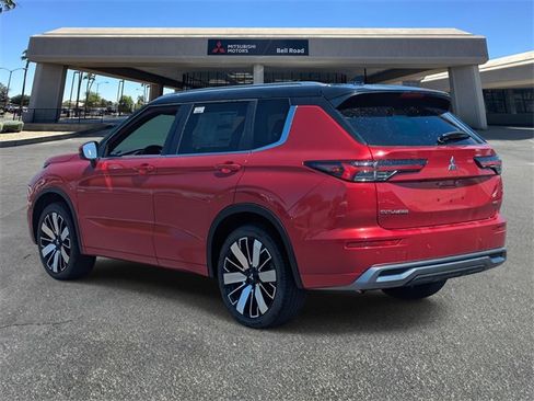 New 2025 Mitsubishi Outlander SEL image 2