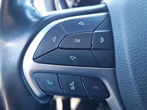 Used 2021 Jeep Grand Cherokee Laredo image 8