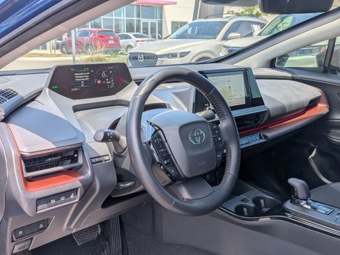 Used 2024 Toyota Prius Prime FWD image 4