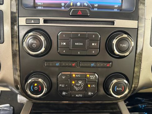 Used 2015 Ford Expedition Limited w/ Equipment Group 301A AWD/4WD image 37