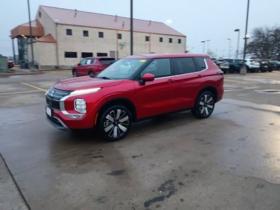 Used 2025 Mitsubishi Outlander SE