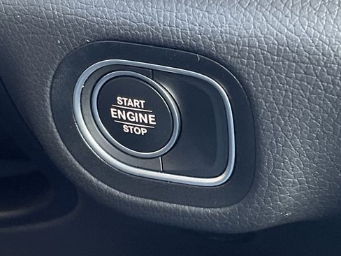 Certified 2025 Mercedes-Benz GLE 450e 4MATIC image 31