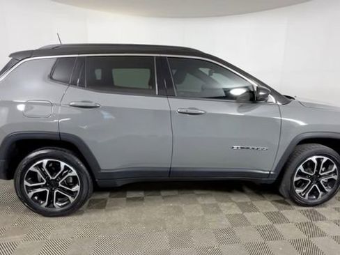 Used 2024 Jeep Compass Limited w/ Sun and Sound Group AWD/4WD image 3