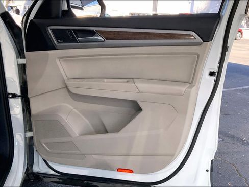 Used 2019 Volkswagen Atlas SEL Premium image 22