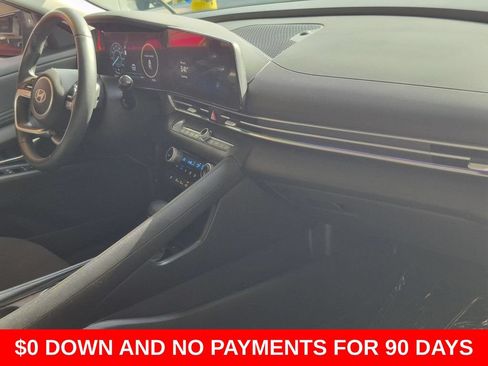 Used 2025 Hyundai Elantra SEL FWD image 31