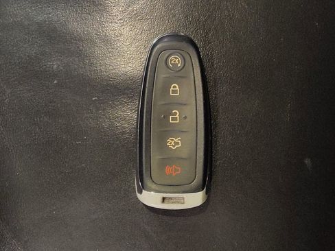 Used 2016 Ford Escape Titanium image 32