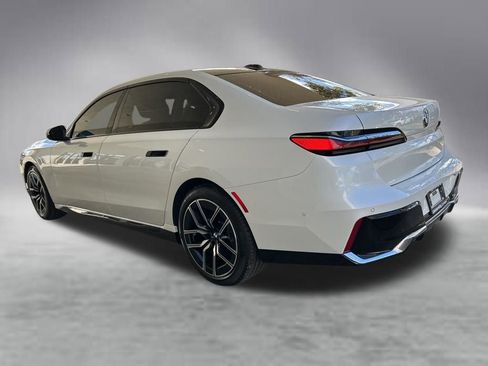 Used 2024 BMW 740i RWD image 4