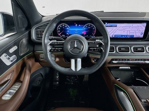 Used 2024 Mercedes-Benz GLS 450 4MATIC image 5