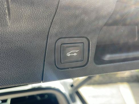 Used 2019 GMC Acadia SLE AWD/4WD image 28