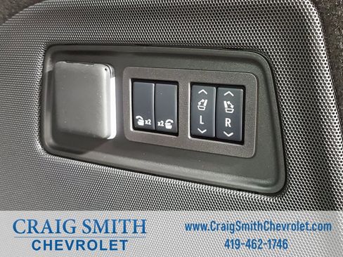 Used 2025 Cadillac Escalade Sport Platinum w/ LPO, ONYX Package image 21