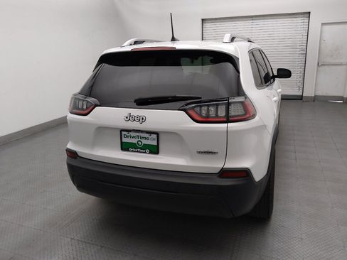Used 2019 Jeep Cherokee Latitude Plus w/ Comfort/Convenience Group FWD image 7