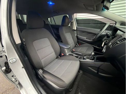 Used 2017 Kia Forte LX FWD image 18