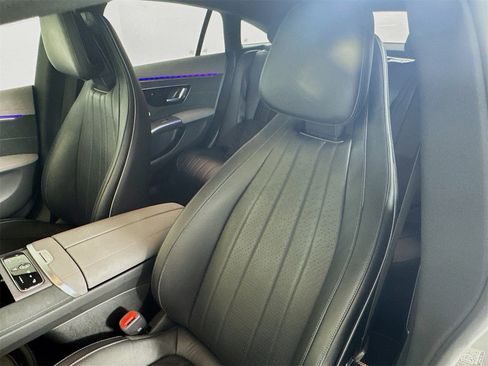 Used 2022 Mercedes-Benz EQS 580 4MATIC Sedan image 18