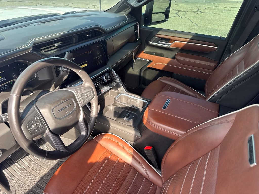 Used 2025 GMC Sierra 2500 Denali Ultimate w/ Max Trailering Package AWD/4WD image 6