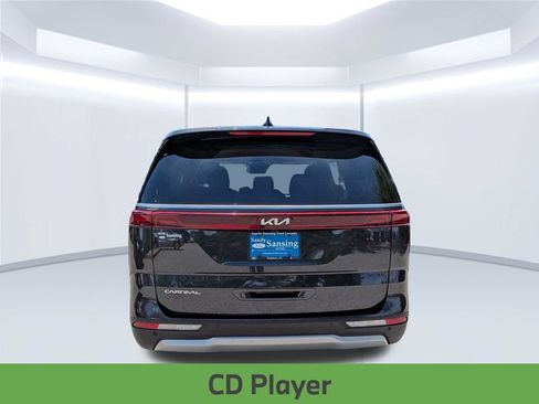 Used 2024 Kia Carnival LX FWD image 5