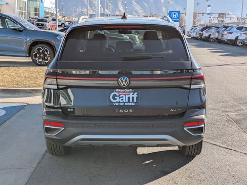New 2025 Volkswagen Taos SE image 7