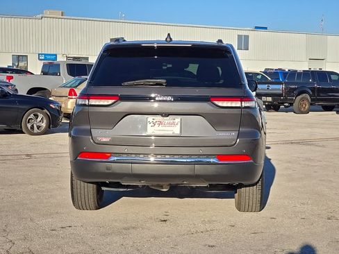 Used 2022 Jeep Grand Cherokee Limited image 5