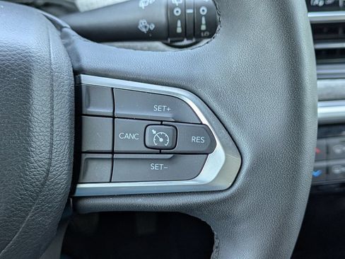 Used 2023 Jeep Compass Latitude w/ Convenience Group AWD/4WD image 26